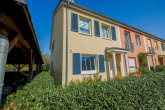 Frontansicht - Gepflegte Reihenendhaus in beliebter Lage mit Carport