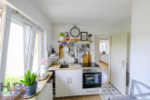 Doppelhaushälfte mit Einliegerwohnung zentral in Oberneuland - Einliegerwhg. Küche mit EBK