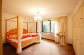 Schlafzimmer 1 - Gepflegtes, großzügiges Einfamilienhaus nahe dem Golfclub Lilienthal