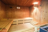 Schwimmen, Saunen, Wohnen! 4 Zi- Wohnung mit Garten und Garage - Sauna