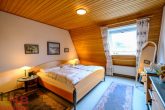 Hauptschlafzimmer - Reihenmittelhaus mit Sauna und liebevoll gepflegtem Garten + Garage!