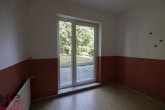 Erdgeschoss Durchgangszimmer zur Terrasse - Drei-Parteien-Haus | 253 m² Wfl. | 4,5 Zimmer EG-Wohnung frei