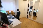 Arbeitszimmer - Komplett renovierte 4-Zimmer Wohnung mit Balkon in bester Lage