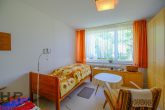 Schlafzimmer 1 - FERNWÄRME - Gepflegter seniorengerechter Atrium-Bungalow mit Garage